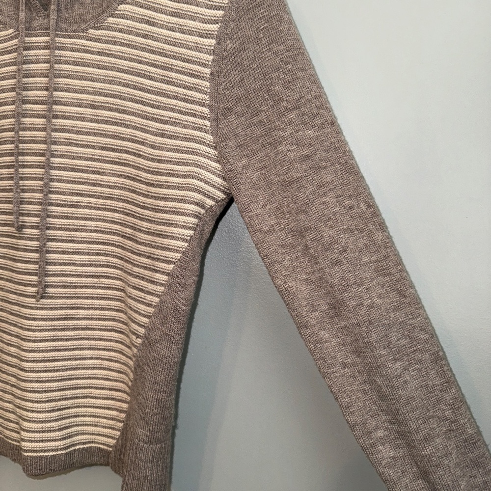 EUC Athleta Noe 100% Merino Wool Striped Hoodie Sweater Size XS - Picture 6 of 8